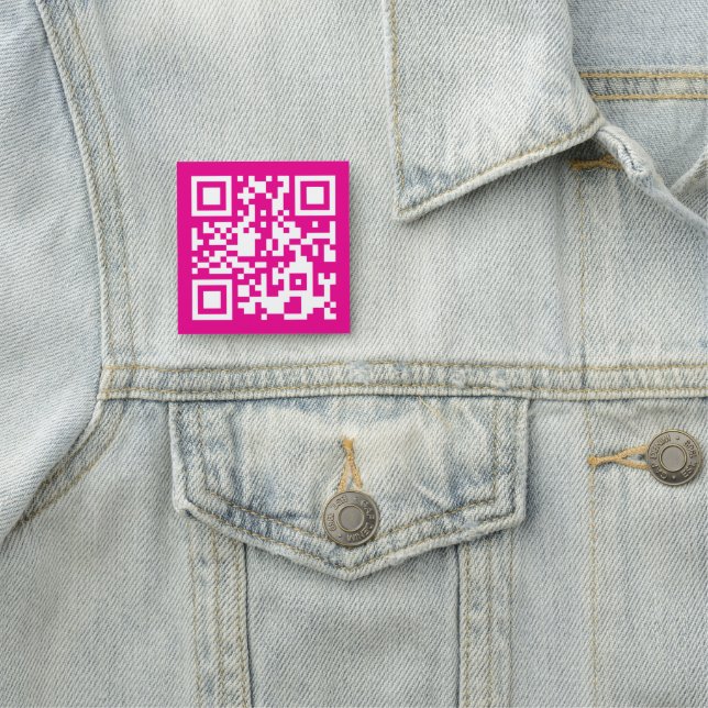 Porte-nom Code QR rose vif et blanc (En situation)