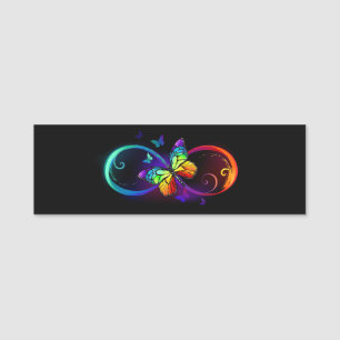 Porte-nom Infini vibrant avec papillon arc-en-ciel sur noir
