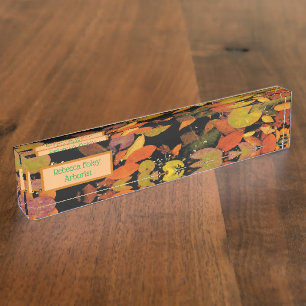 PORTE-NOM POUR BUREAU AUTOMNE LES FEUILLES FLOTTANT SUR L'ÉTANG