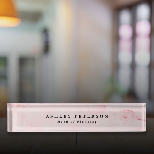 Porte-nom Pour Bureau Chic Elegant Moderne Marbre Rose Personnalisé (Chic Elegant Modern Pink Marble Personalized Desk Name Plate)
