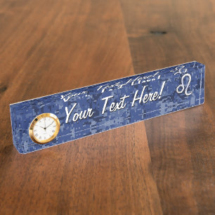 Porte-nom Pour Bureau Leo Zodiac Sign on Navy Blue Digital Camouflage