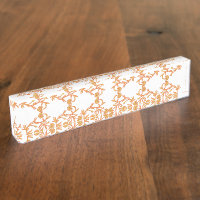 Modèle floral symétrique avec motif orange