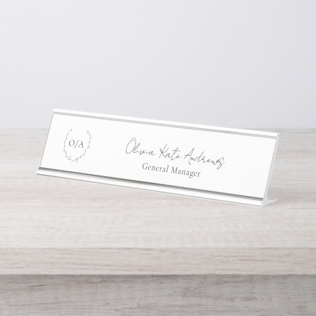Porte-nom Pour Bureau Simple classique Monogramme Wreath Élégant (Devant)