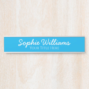 Porte-nom Pour Porte Script Bold Polices blanches Nom Titre sur Sky Blu