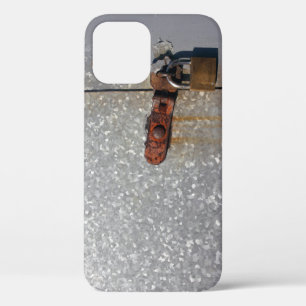 Portes en acier verrouillées avec un Coque rouillé