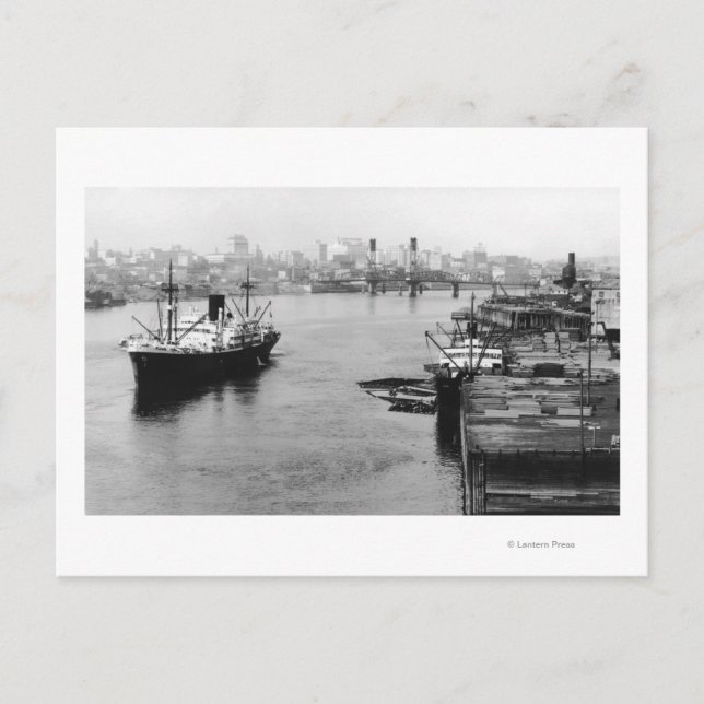 Portland, OR View Lumber Wharf und Ocean Liner Postkarte (Vorderseite)