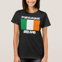 Portlaoise, Irland mit irischer Flagge