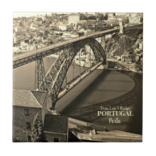 Porto-Brücke über den Douro-Fluss, Portugal, Sepia Fliese