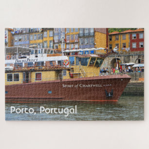 Porto, Portugal: Kreuzfahrtschiffe auf dem Douro