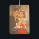 Portrait Car Liebe Custom Foto Autolufterfrischer<br><div class="desc">Fügen Sie Ihrem Pendelverkehr mit diesem Auto-Lufterfrischer etwas Romantik hinzu, mit dem Wort "Liebe" in einem schönen Kalligraphieskript, das mit Ihrem eigenen Foto und Ihren eigenen Namen angepasst werden kann. Auch macht ein charmantes Geschenk, ob von einem Partner zum anderen, oder um ein Paar Verlobung, Hochzeit oder Jubiläum zu feiern....</div>