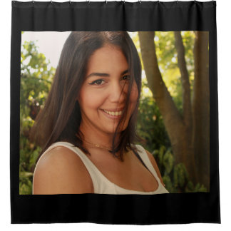 Portrait einer jungen Frau Duschvorhang