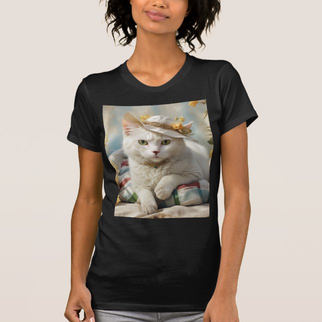 Portrait einer Katze in einem Hut. T-Shirt (Vorderseite)