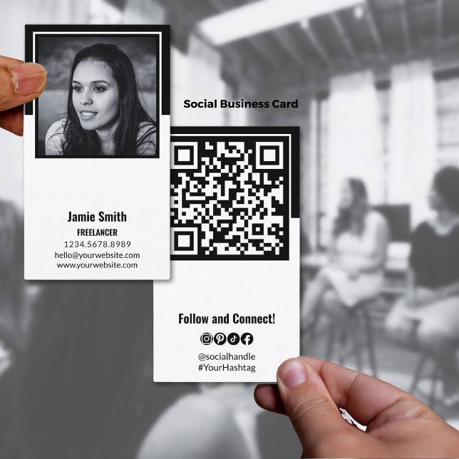 Portrait Photo Social Noir & Blanc Carte de visite (Professional Portrait Photo Social Black & White Business Card, Personal, QR-code)