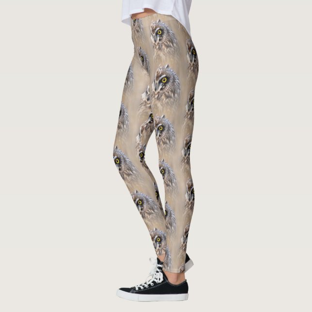 Porträt einer Kurzen Eule in den Marschen Leggings (Links)