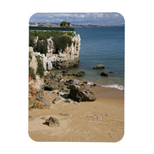 Portugal, Cascais. Praia da Rainha, ein Strand in Magnet