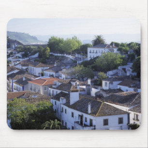 Portugal, Obidos. Erhöhte Sicht auf die weiß gewas Mousepad