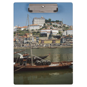 Portugal, Porto, Schiff mit Weinfässern Klemmbrett