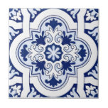 Portugiesisch-blaue Fliese<br><div class="desc">Dieses Produkt hat ein aufwändiges Design mit dunkelblauem Hintergrund und weißen Ziermustern. Das Design erinnert an traditionelle Keramik- oder Porzellanstile,  die für alle interessant sein können,  die die klassische oder Vintage Ästhetik schätzen.</div>