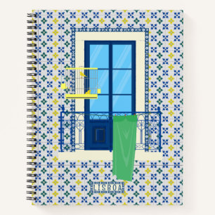 Portugiesische Fliesen und Fensterbalkon mit Vogel Notizbuch
