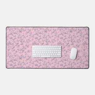 Poseurs de perles rose-blanc sur velours rose