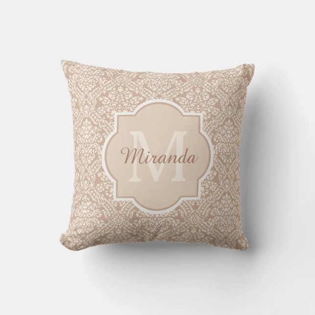 Posh Tan Damask Muster Monogram mit Name Kissen (Vorderseite)