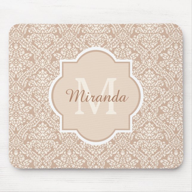 Posh Tan Damask Muster Monogram mit Name Mousepad (Vorne)