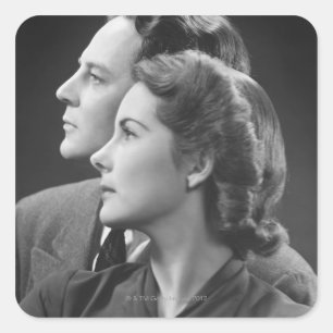 Posing Couple Quadratischer Aufkleber
