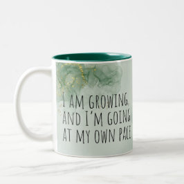 Positive Bestätigung der Aquarellfarbe Grün/Gold Zweifarbige Tasse