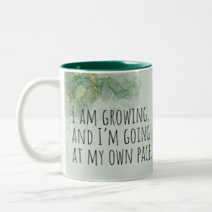Positive Bestätigung der Aquarellfarbe Grün/Gold Zweifarbige Tasse