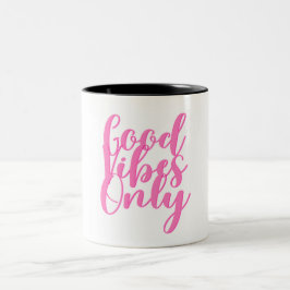 Positiver Text Nur Gute Bilder Zweifarbige Tasse