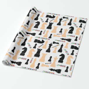Positives Muster von Chessmen und bunten Worten Geschenkpapier