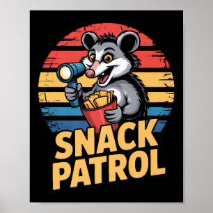 Possum Snacks Patrouille mit Flashlight und Chips  Poster