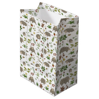 Possummen in einem Berry Field in White Mittlere Geschenktüte