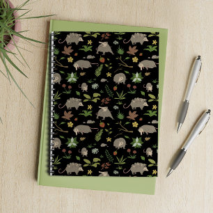 Possums auf einem Beerenfeld in Black Premium Notizbuch