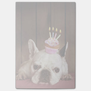 Post-it® Bouledogue français avec le petit gâteau