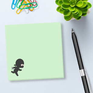 Post-it® Le minuscule Ninja qui tourne sur le vert