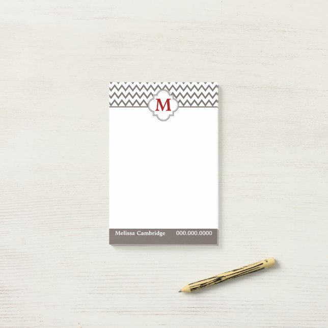 Post-it® Monogramme rouge gris Chevron Personnalisé (Sur un bureau)