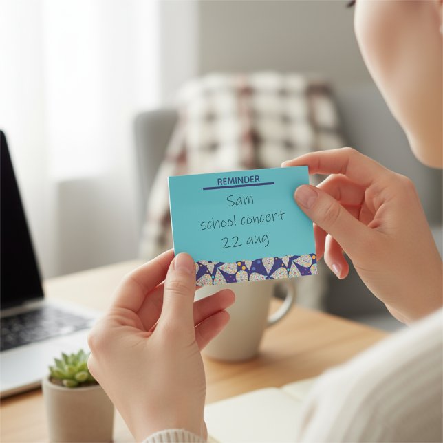 Post-it® Motif pétale personnalisé bleu (Who doesn't love sticky notes? These not only remind you of things but look super cute too.)