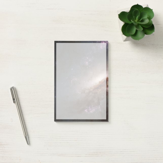Post-it® Ngc 4258 Sous Formation D'Étoiles Intenses. (Bureau)