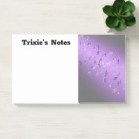 Notes musicales dans le violet clair de lune