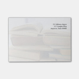 Post-it® Pile de vieux livres, un ouvert