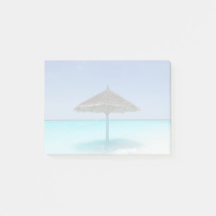 Post-it® Plage tropicale pittoresque avec parapluie de chau