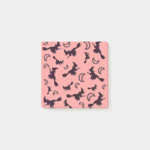 Post-it® Sorcière volante parmi la demi-lune à la nuit d'Ha