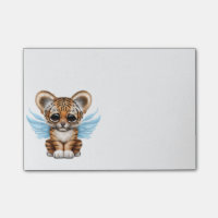 Tigre CUB mignon avec les ailes féeriques sur le