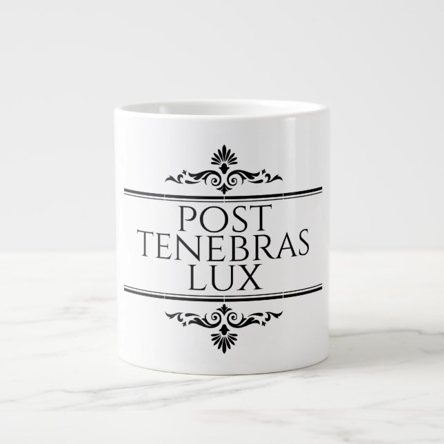 Post Tenebras Lux Jumbo-Tasse (Vorderseite)