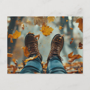 Postale chaussures de carte de voeux et feuilles de chute