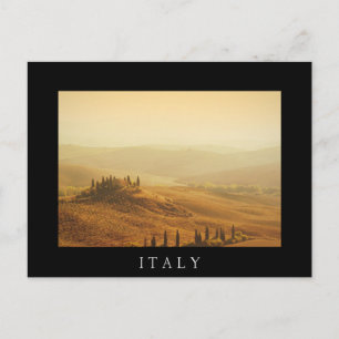 Postale Lever de soleil sur un paysage en Toscane carte po