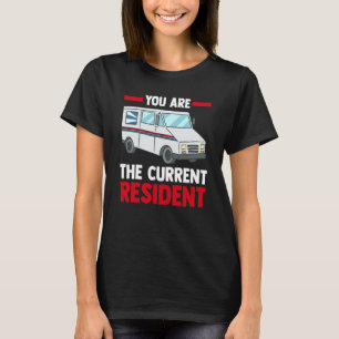 Postarbeiter-E-Mail-Träger, der sich derzeit befin T-Shirt