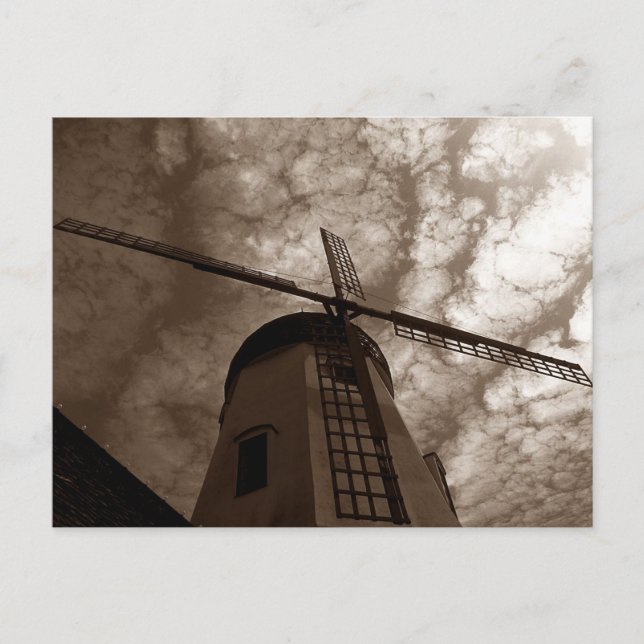 Postcard ~ Windmühle-Segel gegen Wolken ~ Sepia Postkarte (Vorderseite)