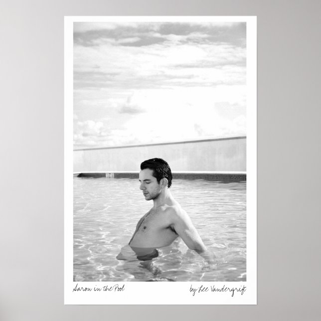 Poster Aaron dans la piscine (Devant)
